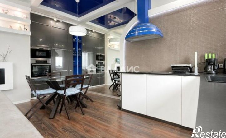 4-комн квартира Петрозаводск, улица Чапаева, 42А