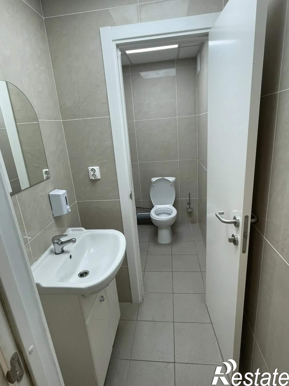 Сдать офис, помещение под офис за 72 459 рублей на Герцена ул., д.18